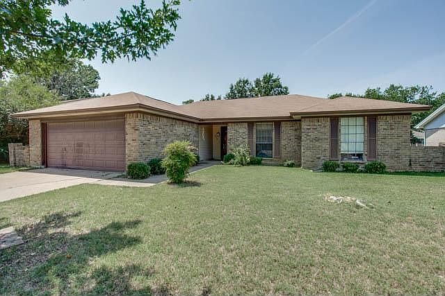 1st image of 636 Evelyn Ln