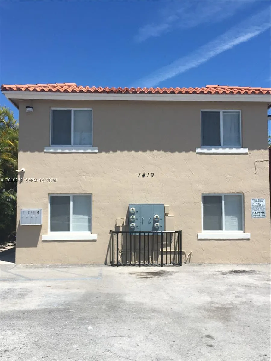 Building Photo - 1419 SW 22nd Ave #4