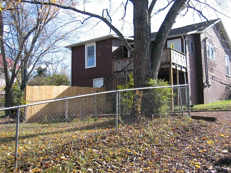 229 Haywood Ave — Photo 6