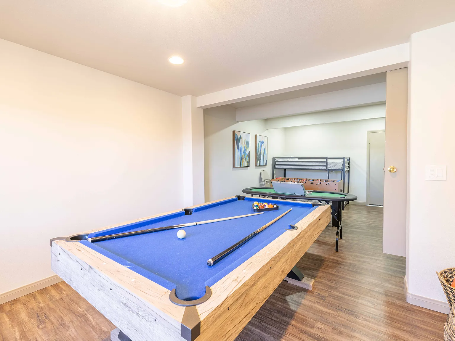5 bed, 3347 sqft, $8,500 — Photo 4