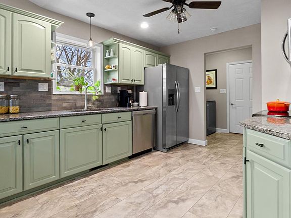 3rd image of 1065 Kunkle Dr