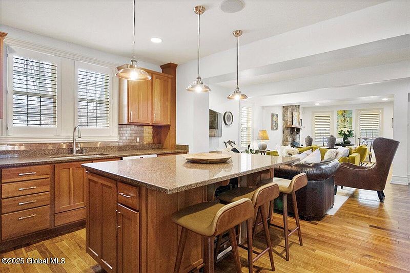 5th image of 166 Lincoln Avenue
