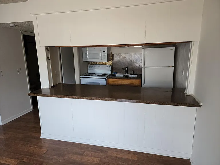 309 W Main St #8 — Photo 3