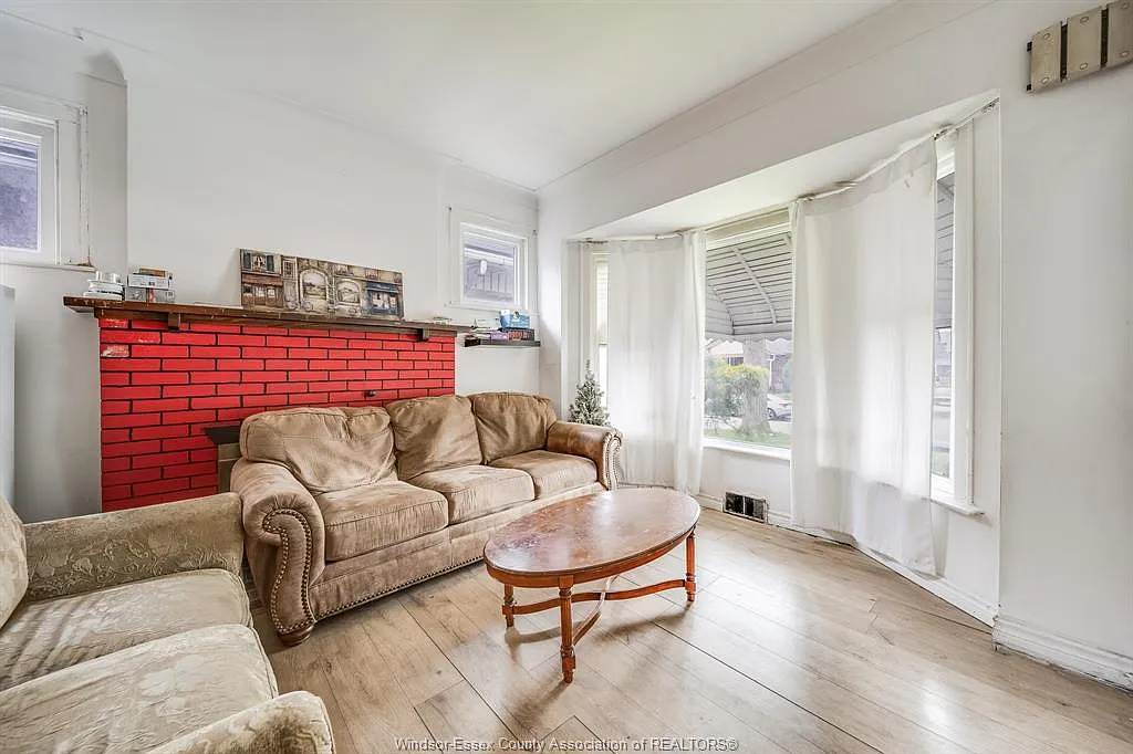 6 bed, $500 — Photo 4
