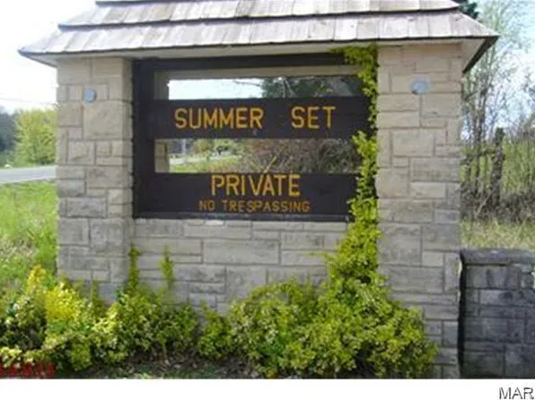 101 Constitution Ave, De Soto, MO 63020