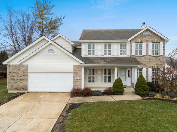 741 Hawk Run Dr, O'Fallon, MO 63368