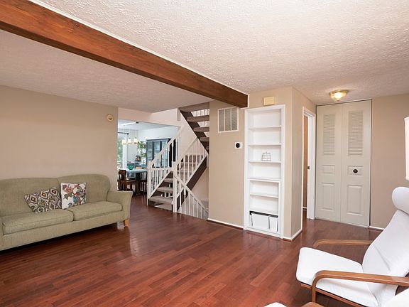 3rd image of 9213 Redbridge Ct