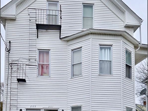 207-209 Pawtucket Ave #1