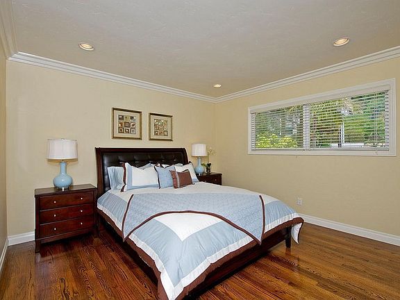 2nd image of 5060 Windsor Dr