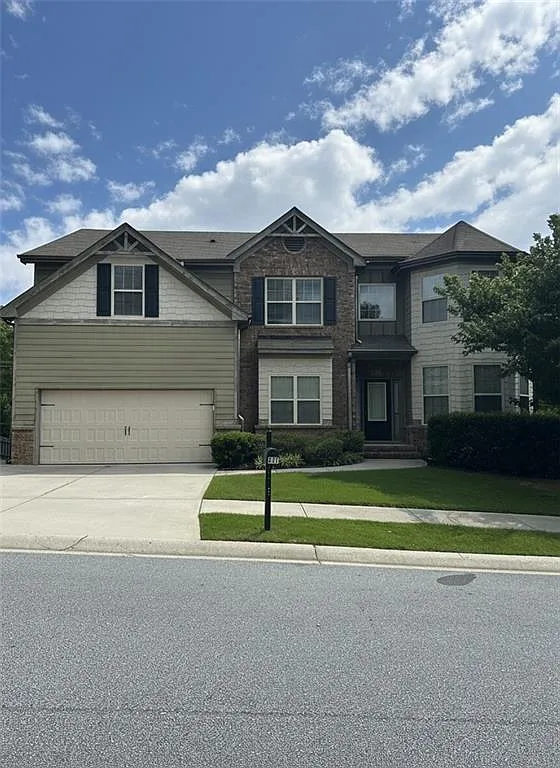 5 bed, 4.0 bath, 4276 sqft, $3,200 — Photo 1