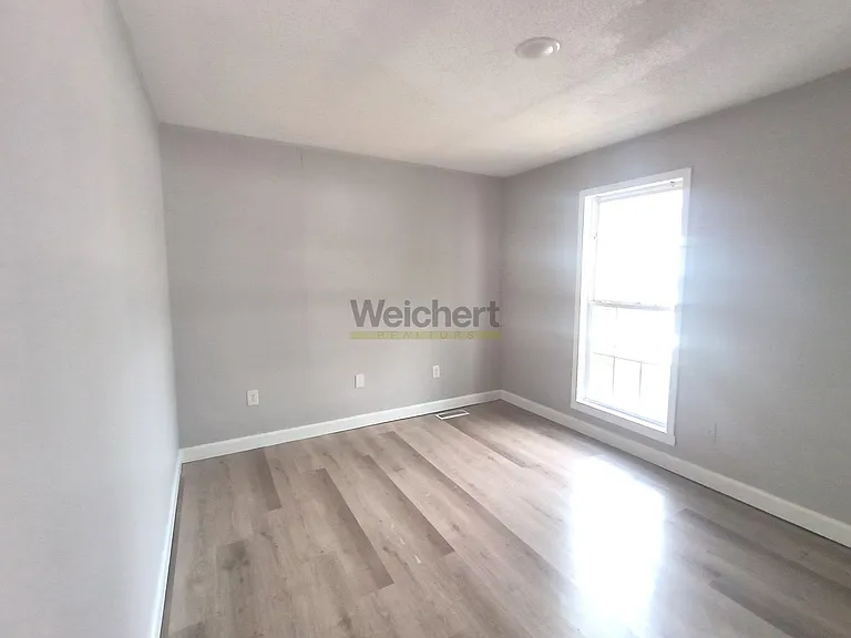 106 N 7th St — Photo 10
