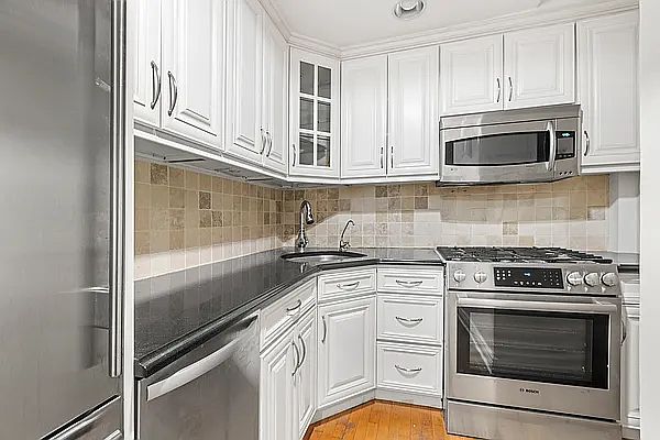 1st image of 41 W 70th St #8D