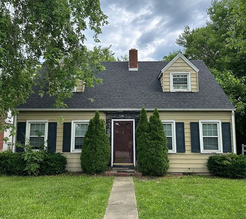 1712 W Bethel Ave