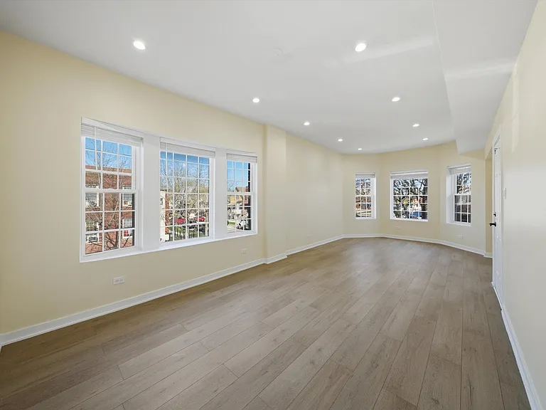 4957 W Superior St #2 — Photo 10