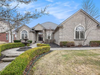 43695 Harlequin Ln, Clinton Township, MI, 48038