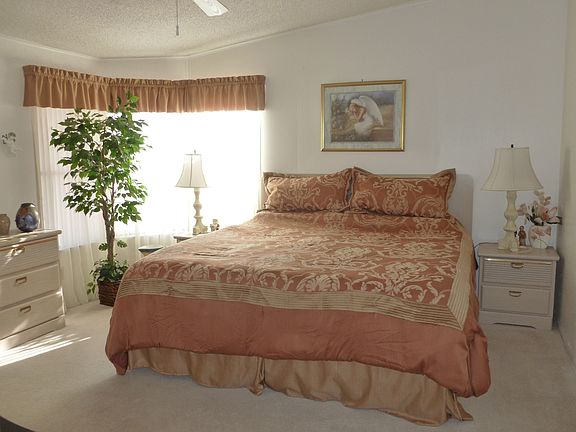 3rd image of 2137 Bayou Dr S