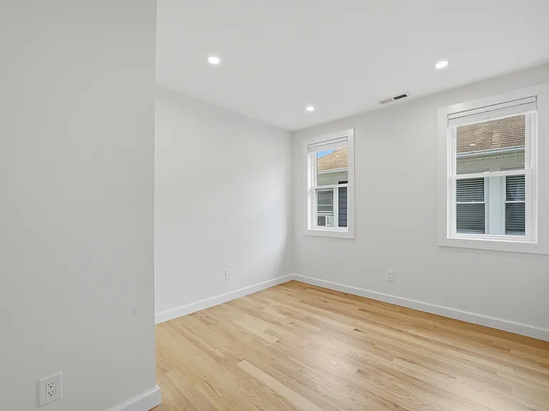 68 Gregory Blvd #2 — Photo 13