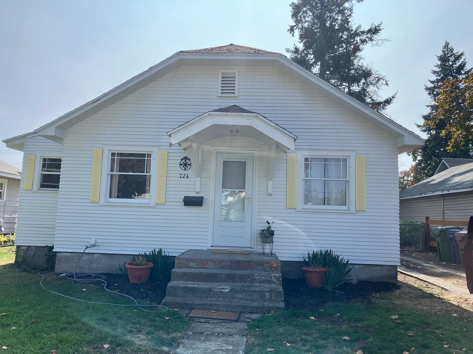 724 E Broad Ave — Photo 1