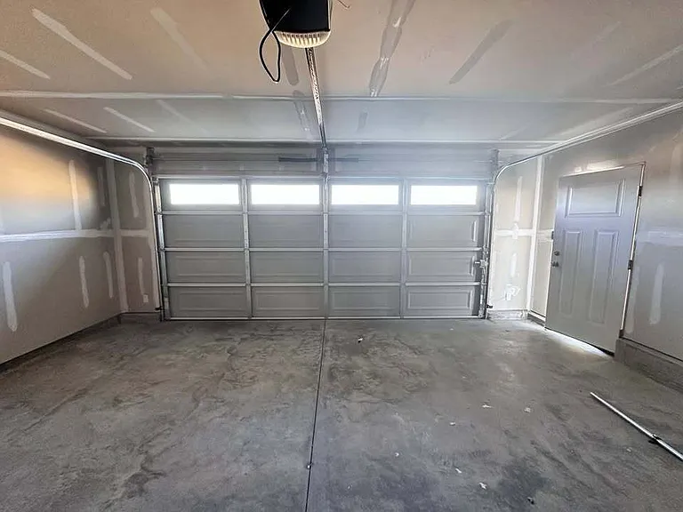 210 NW Common Pl — Photo 17