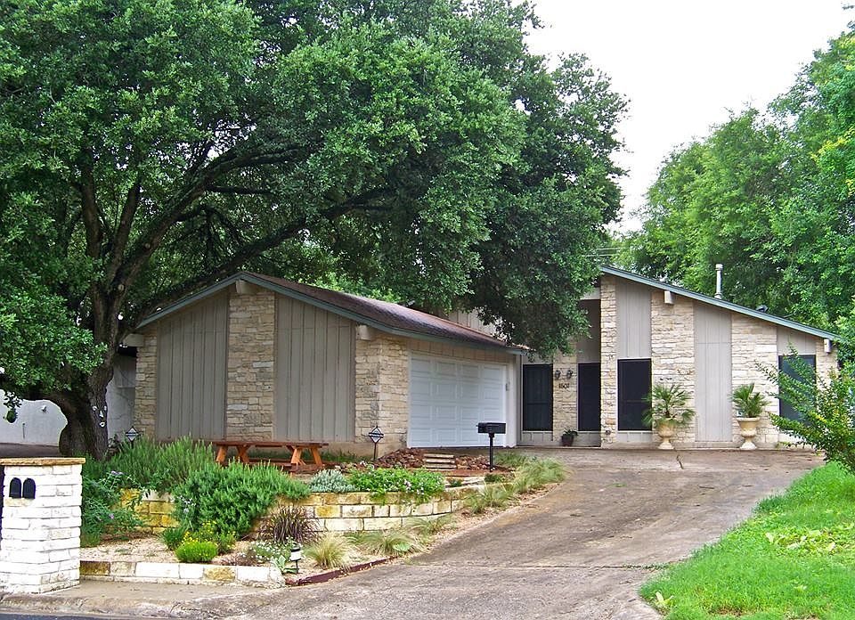 Front Garden and Patio