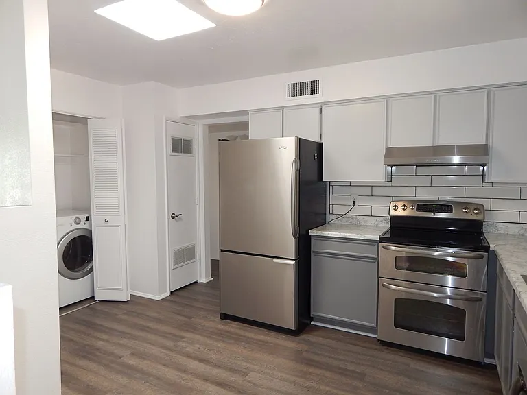 993 N Caribe Ave — Photo 11
