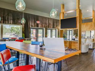 Swan Luxury Studio Apartments, Tallahassee, FL 32303