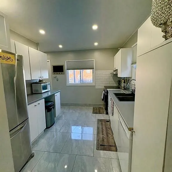 1364 McKay Ave — Photo 9