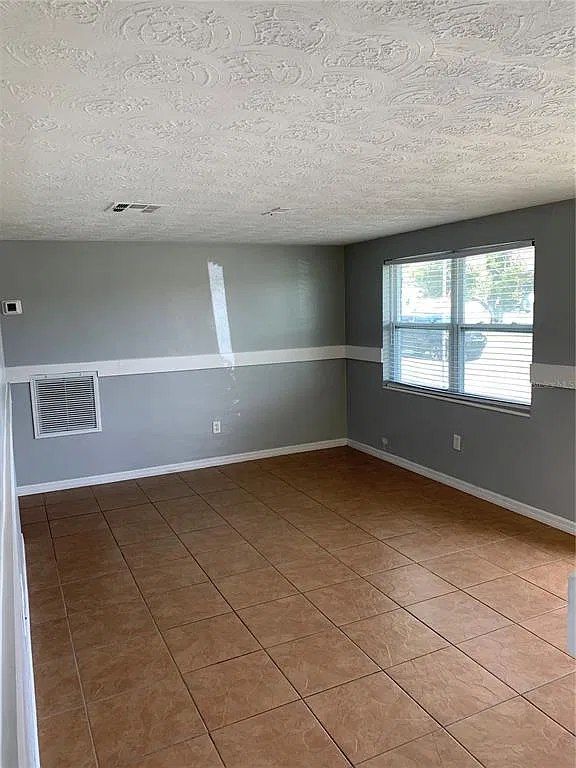 2 bed, 1.0 bath, 990 sqft, $1,599 — Photo 4