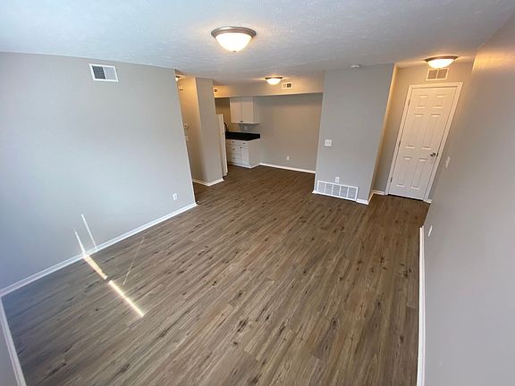 3rd image of 3839 Center St #26