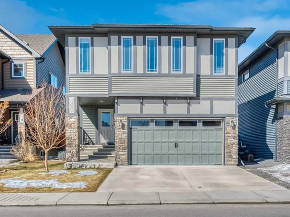 9 E Mist Mountain Rise, Okotoks, AB T1S 5P6