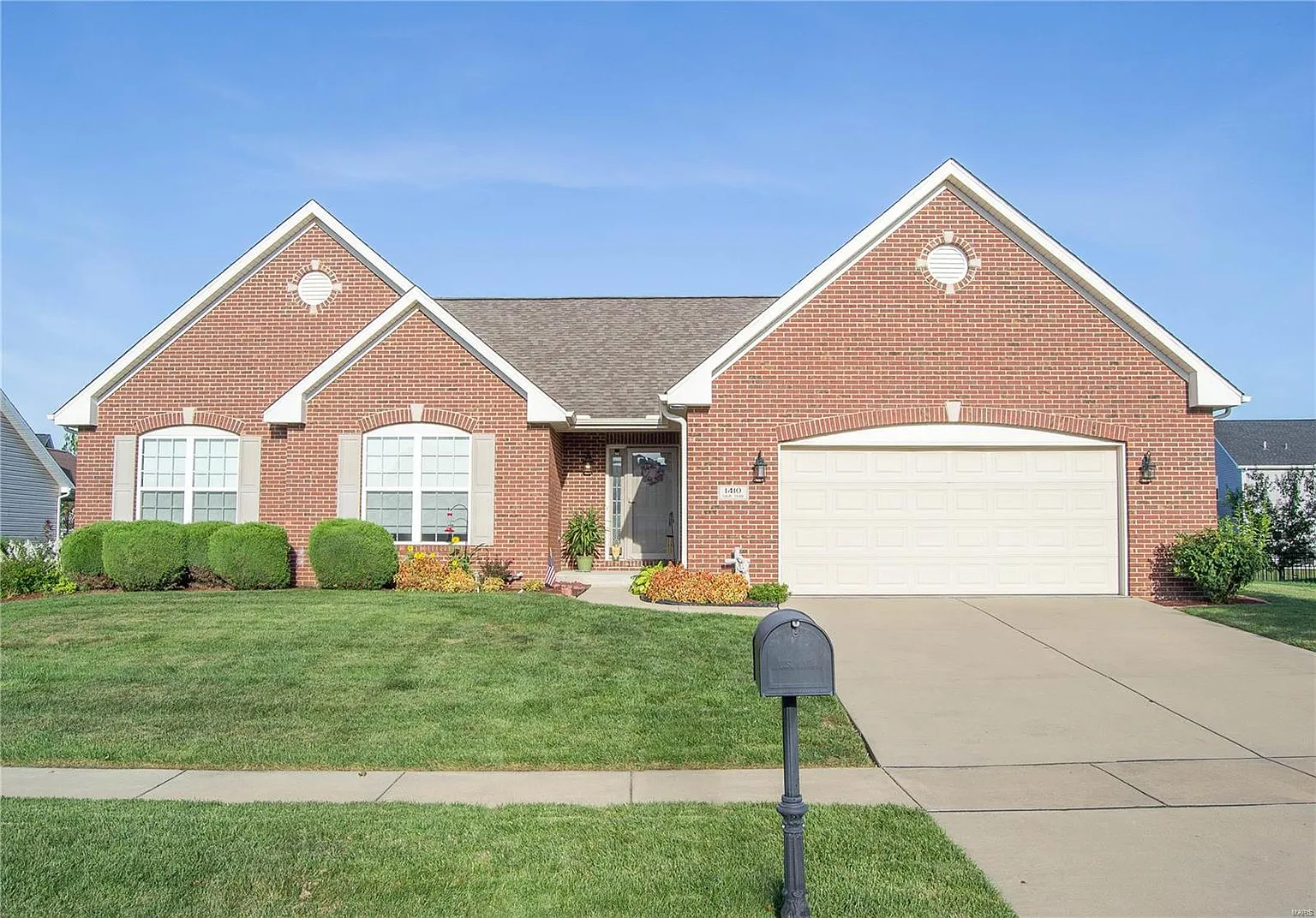 1410 Sauk Trl photo 1
