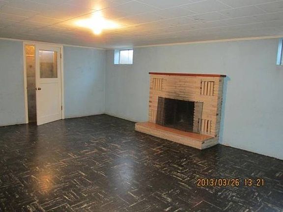 Family Room & Fireplace