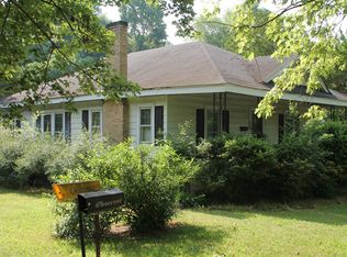 213 Tuckaseege Rd, Mount Holly, NC 28120