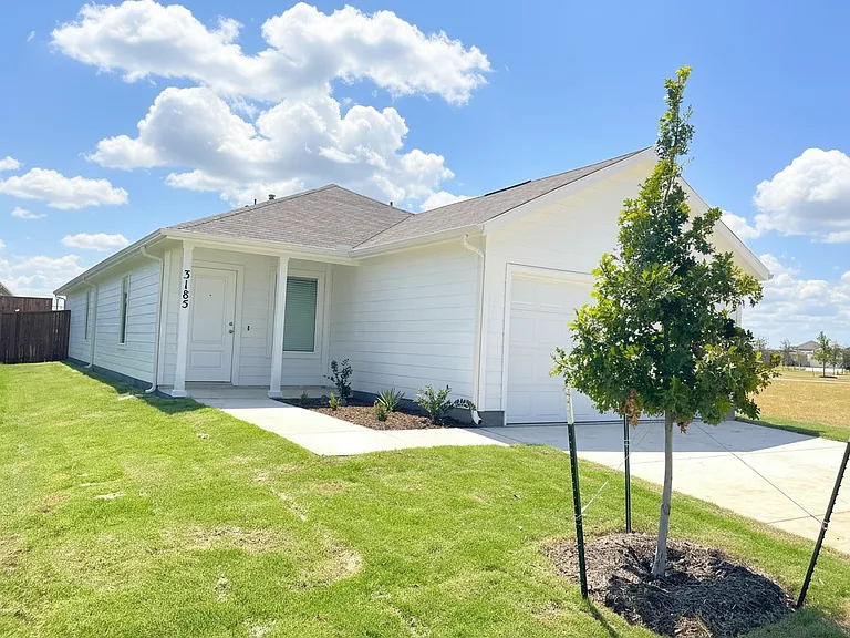 3185 Campeiro Ave — Photo 1