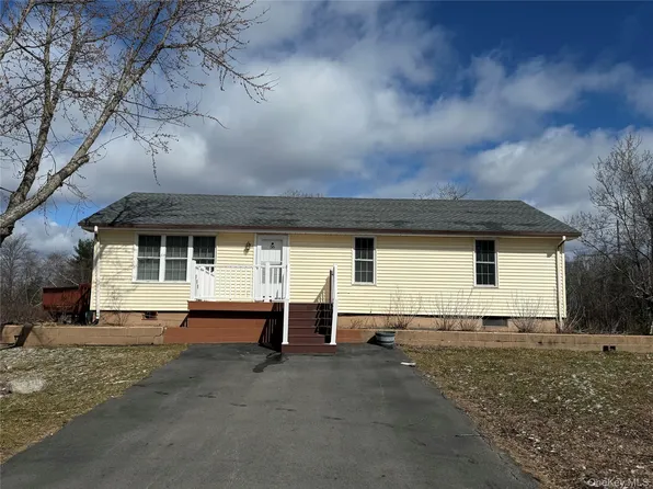 56 Club Lane, Rock Hill, NY 12775