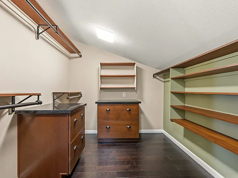 998 Holiday Dr — Photo 31