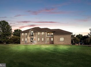 1 Parrotta Dr, Robbinsville, NJ 08691