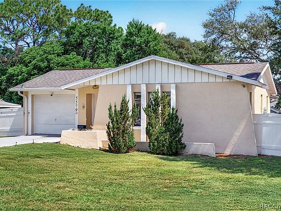 3rd image of 5579 W Pine Cir
