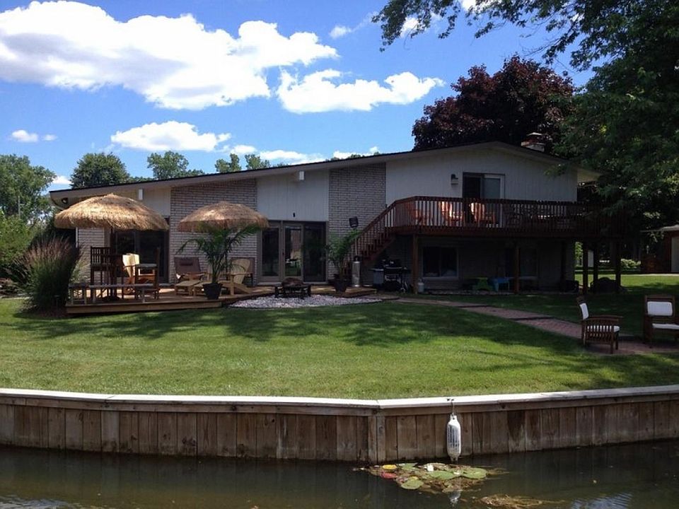 1st image of 9716 Beverly Dr
