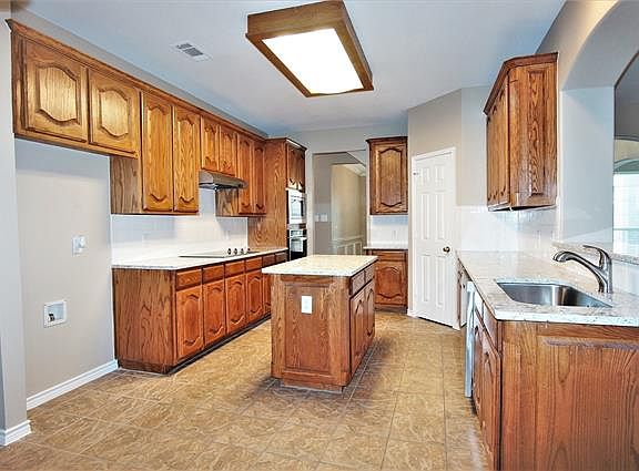4th image of 5507 Norfolk Ln
