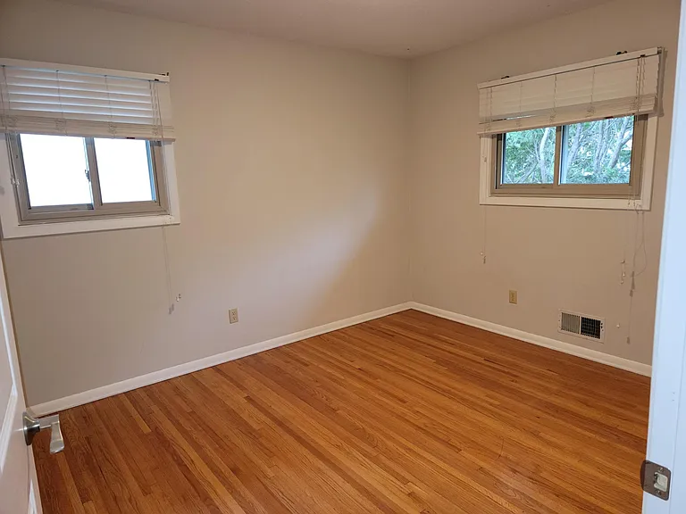 1022 Adams St — Photo 8
