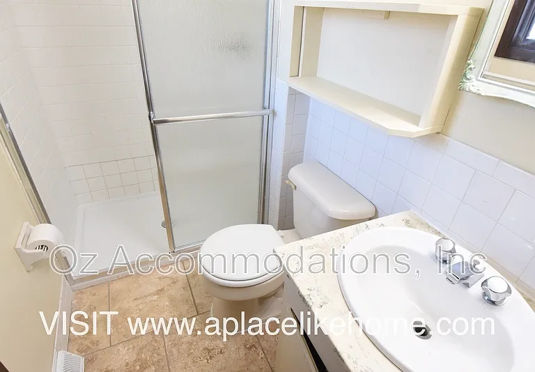 608 E 78th St — Photo 24