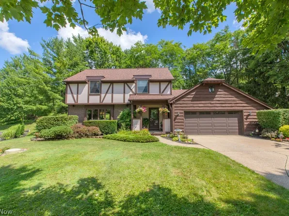 3361 Country Club Dr, Medina, OH 44256