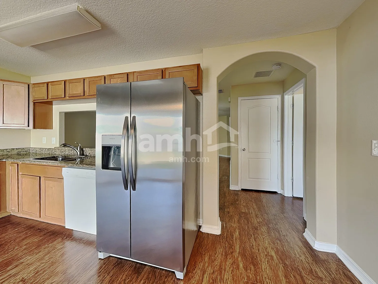 5 bed, 2.5 bath, 2210 sqft, $2,345 — Photo 4