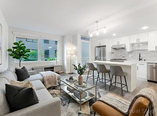 76 Cedar St Unit 303, Seattle, WA 98121