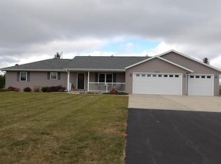 3927 N Harvest View Dr, Janesville, WI 53548
