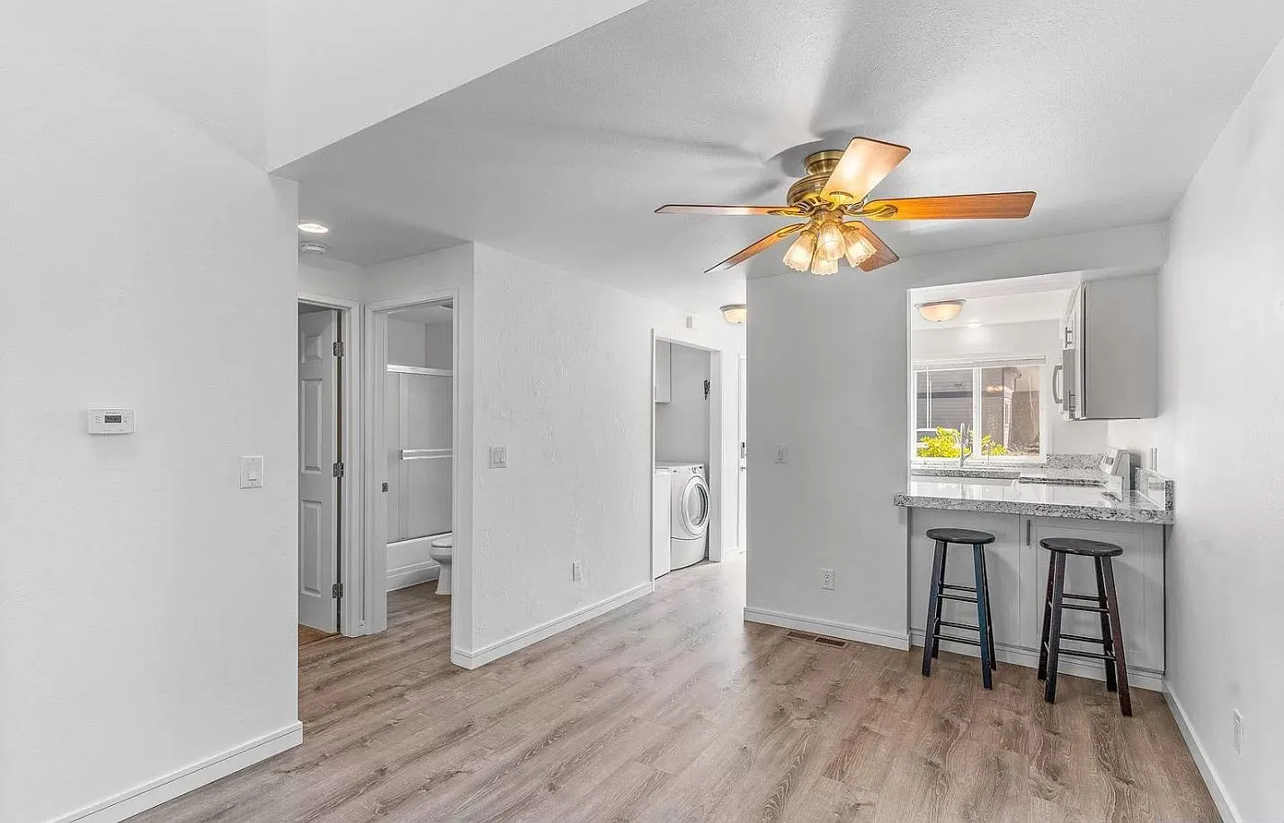 1 bed, 1134 sqft, $900 — Photo 2