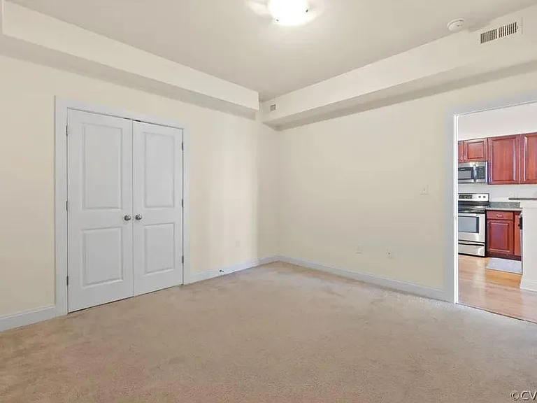 1333 W Broad St #414 — Photo 7