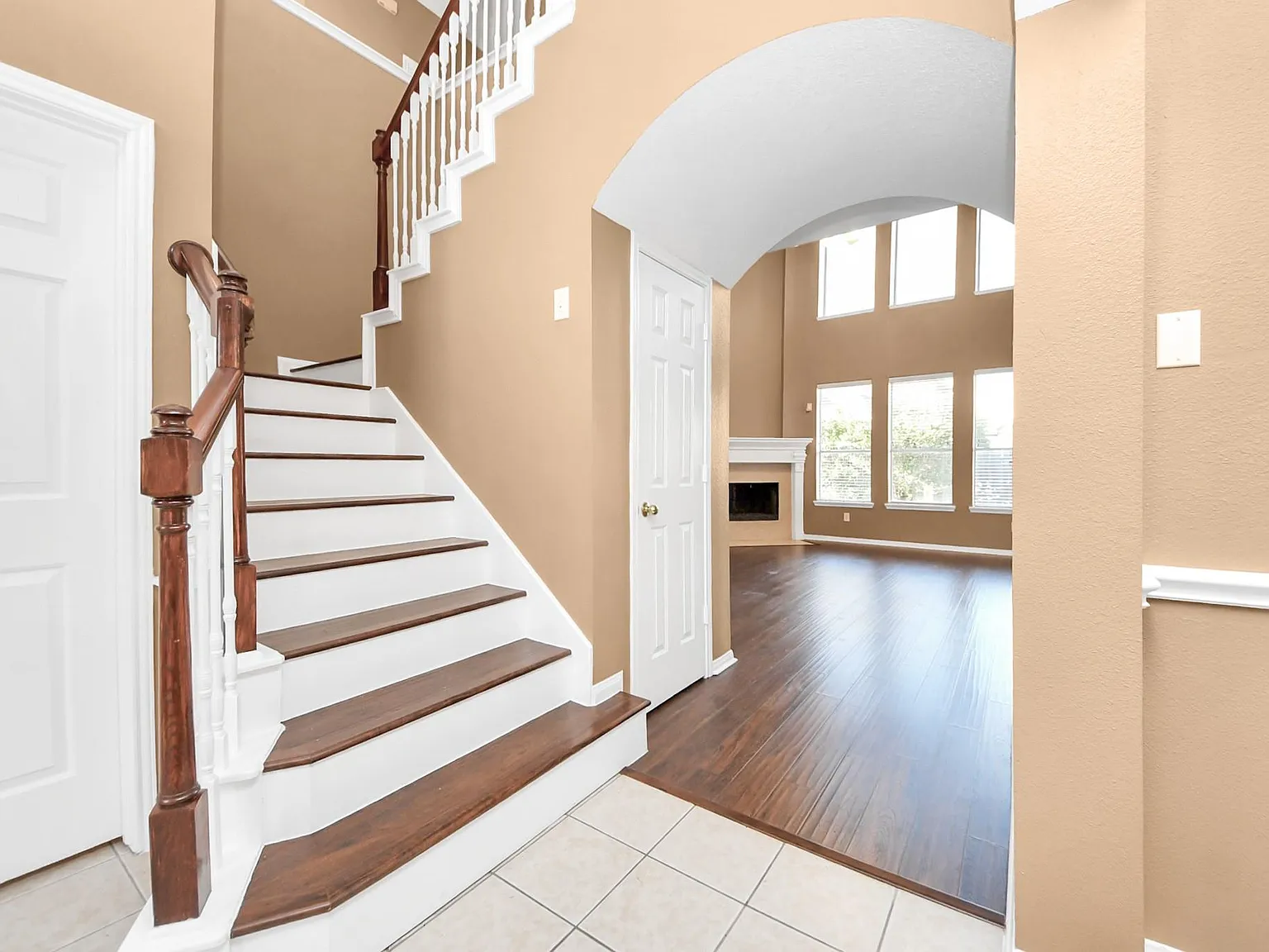 4 bed, 3.5 bath, 2419 sqft, $2,600 — Photo 2
