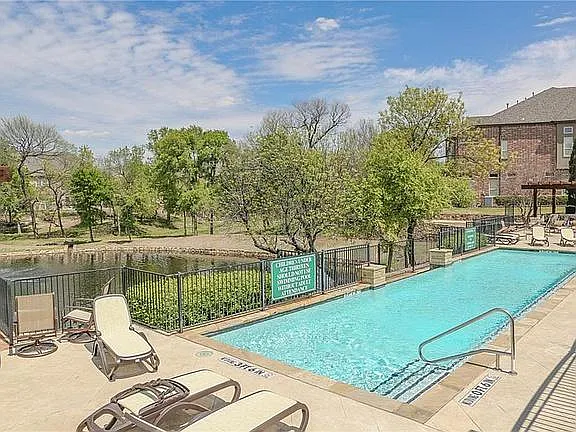 2825 Sheridan Dr — Photo 16